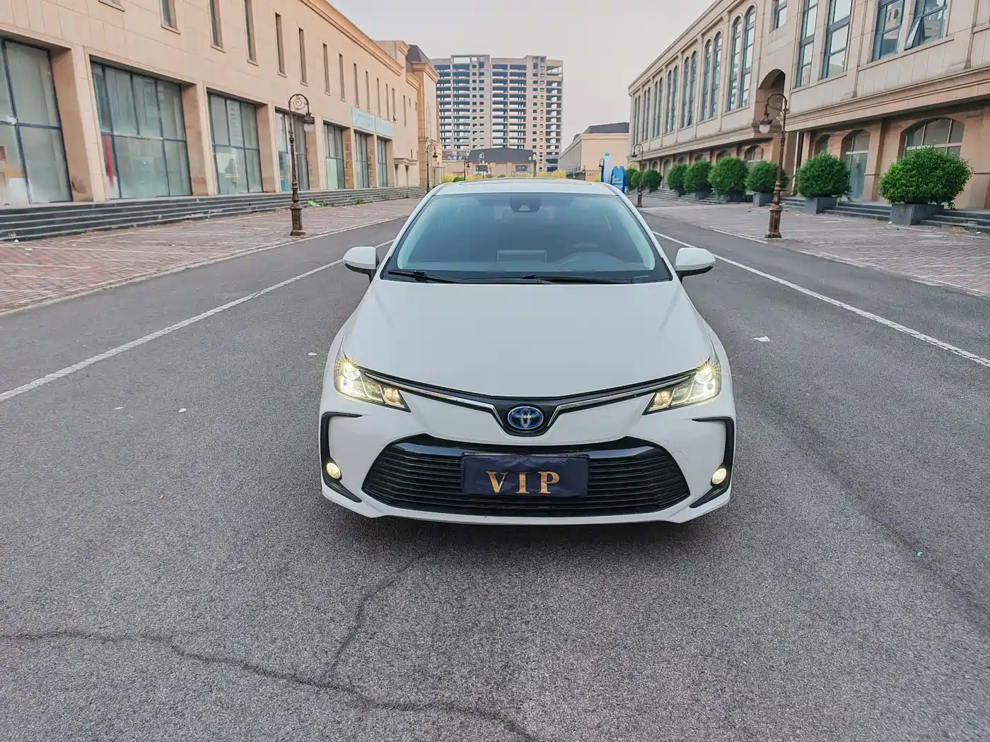 Toyota Corolla 2021 Hybrid 1.8L E-CVT Pioneer Edition фото 2