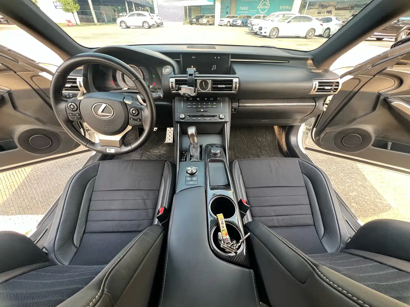 Lexus IS 2015 200t F SPORT фото 18