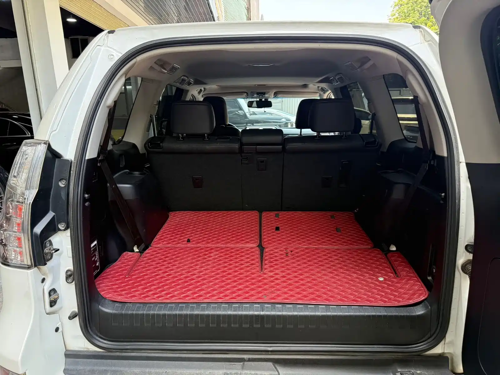 Photo 13 - Lexus GX