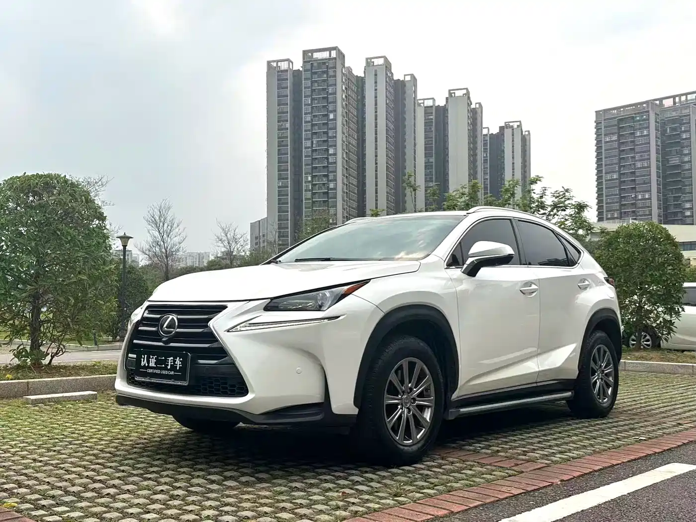 Lexus NX 2015 200 FWD Premium фото 2
