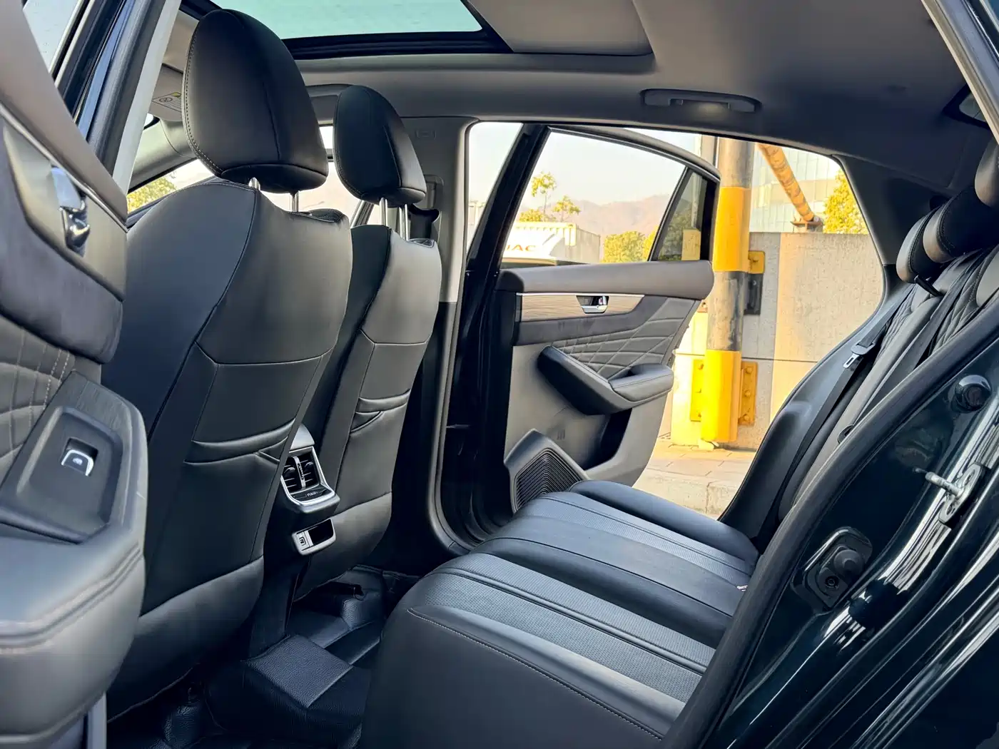 DONGFENG YI HYUN MAX