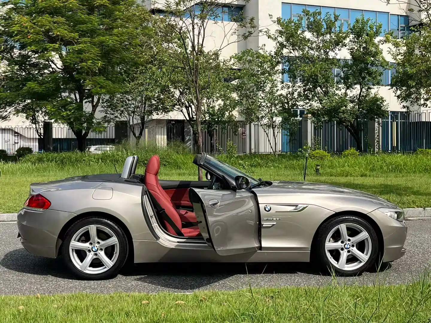 صورة 8 - BMW Z4