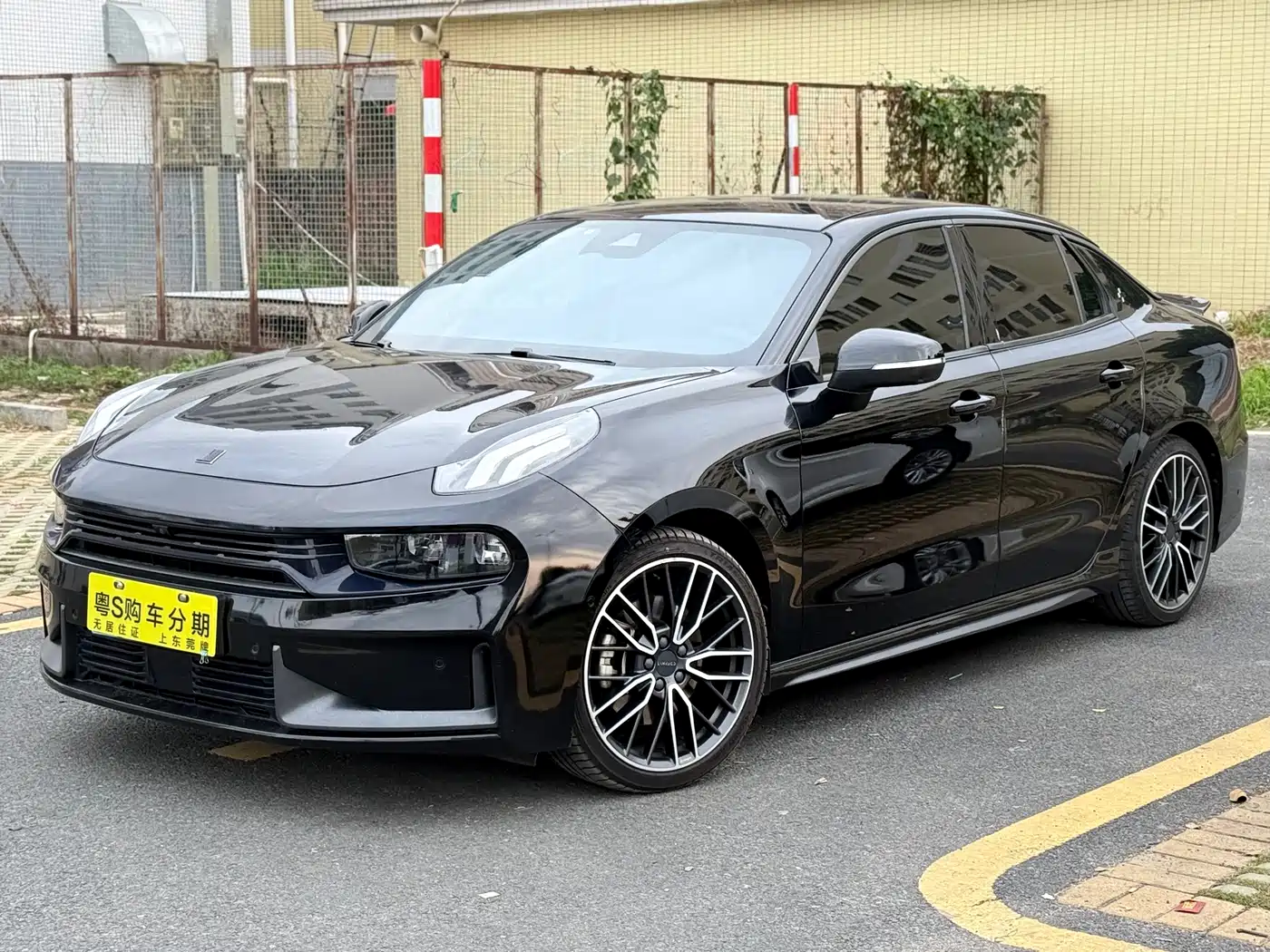 Lynk & Co 03 2022 03+ 2.0TD Auto Wind Rider Edition фото 3
