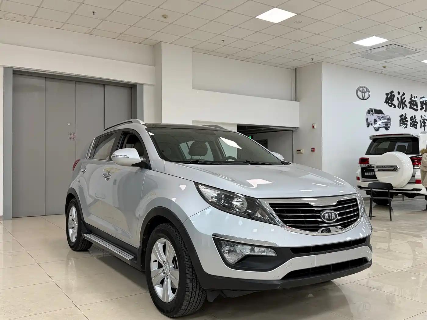 Kia Sportage 2012 2.0L Automatic AWD GLS фото 2