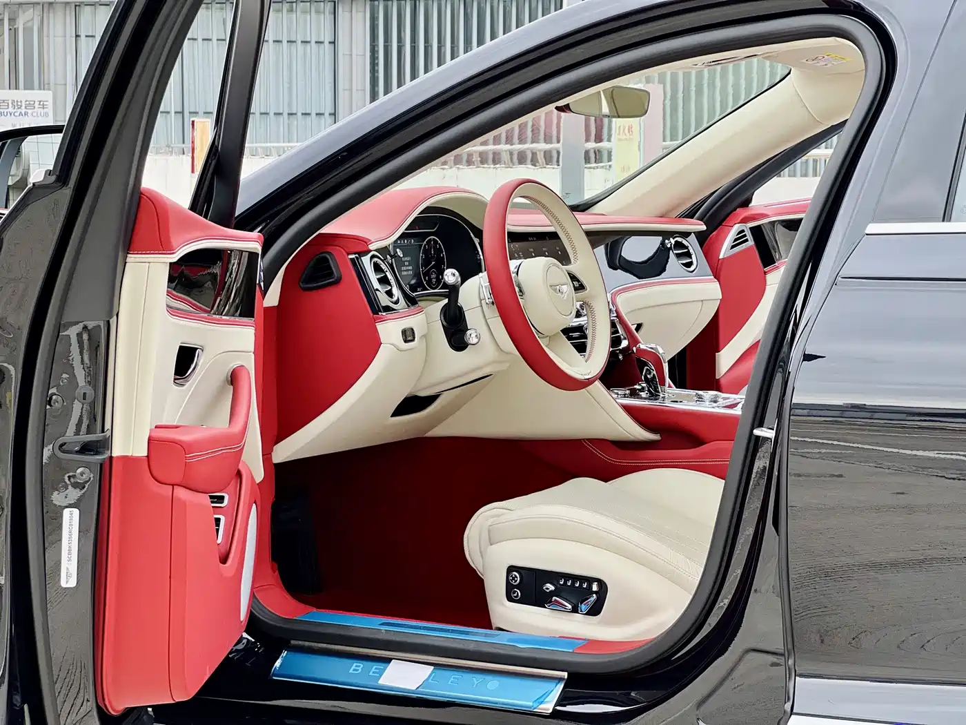2025 Bentley Flying Spur