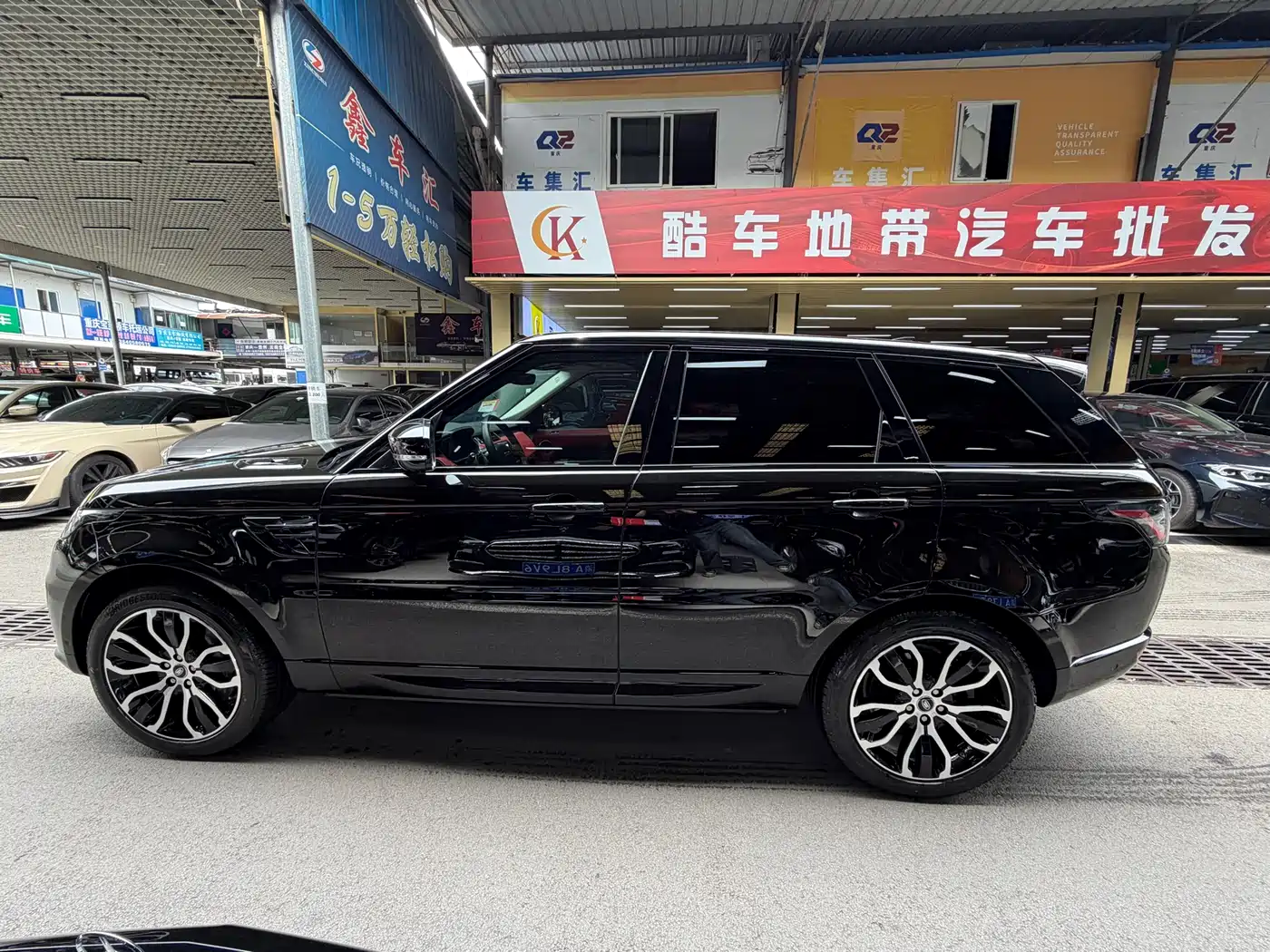 Land Rover Range Rover Sport 2021 3.0 L6 Gloss Black Edition фото 35