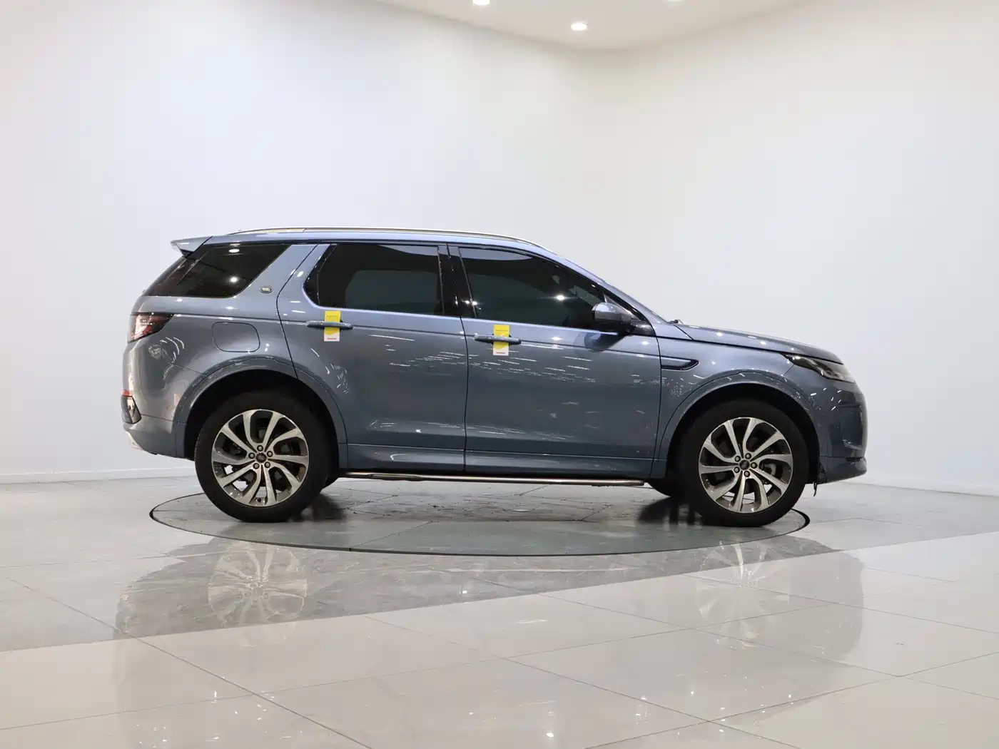 Land Rover Discovery Sport 2022 Model 249PS R-Dynamic S Performance Edition 5-Seater фото 11