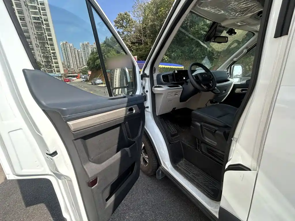 Фото 16 - Ford E Transit