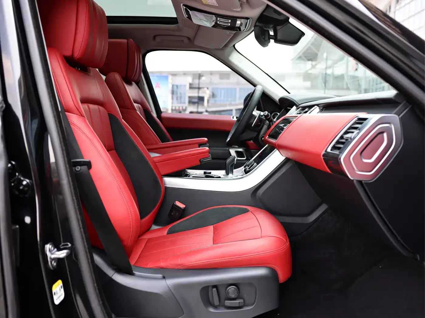 Land Rover Range Rover Sport 2021 3.0 L6 Gloss Black Edition фото 10