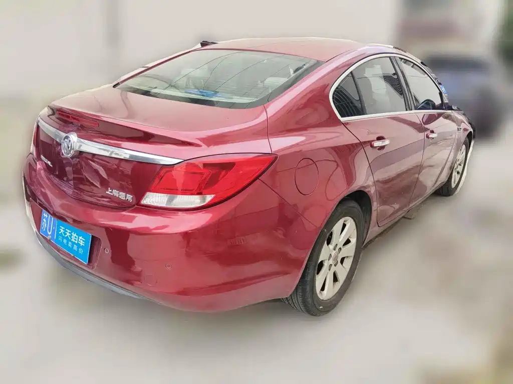 Photo 2 - Buick Regal