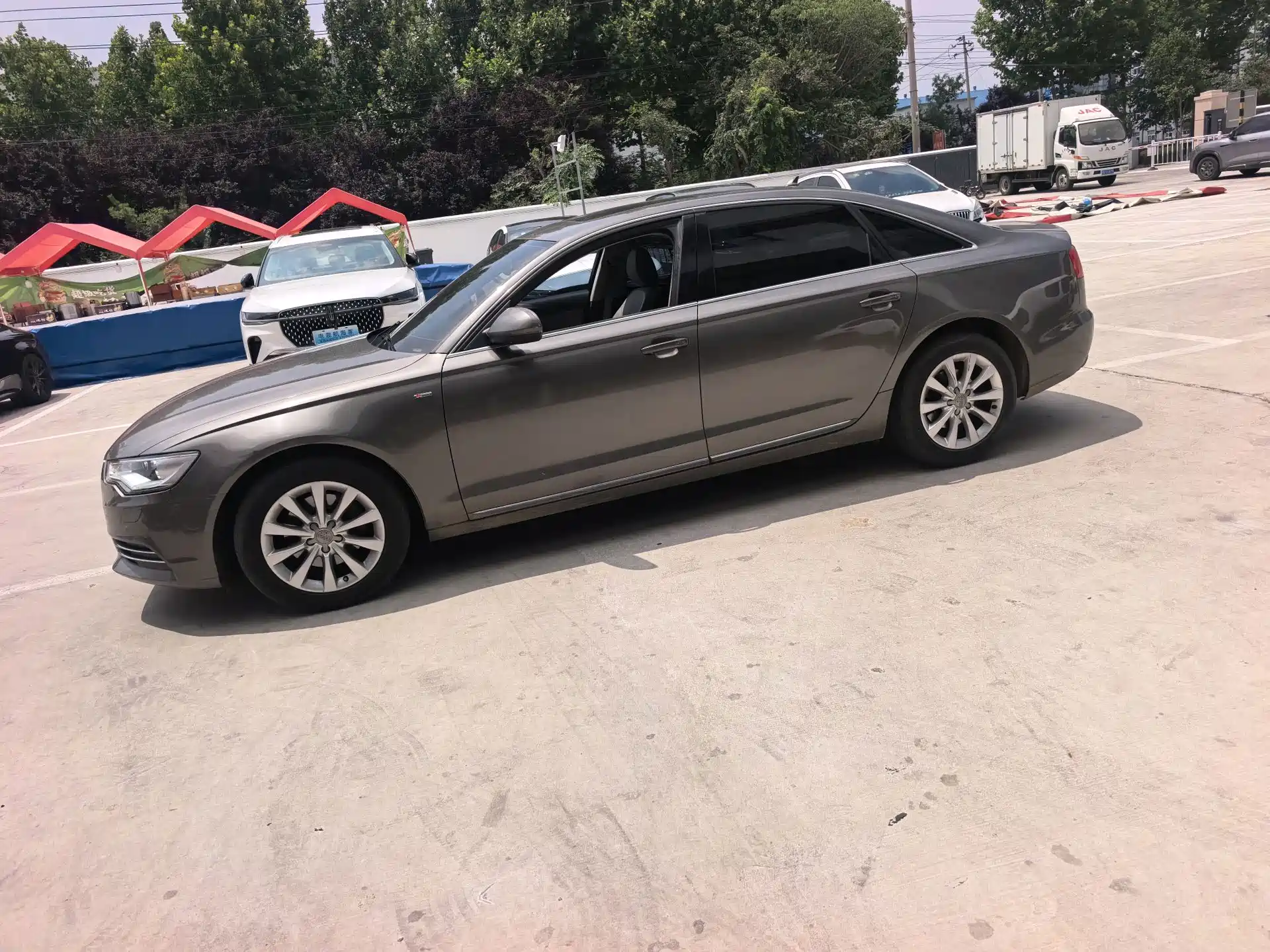 Photo 10 - Audi A6L