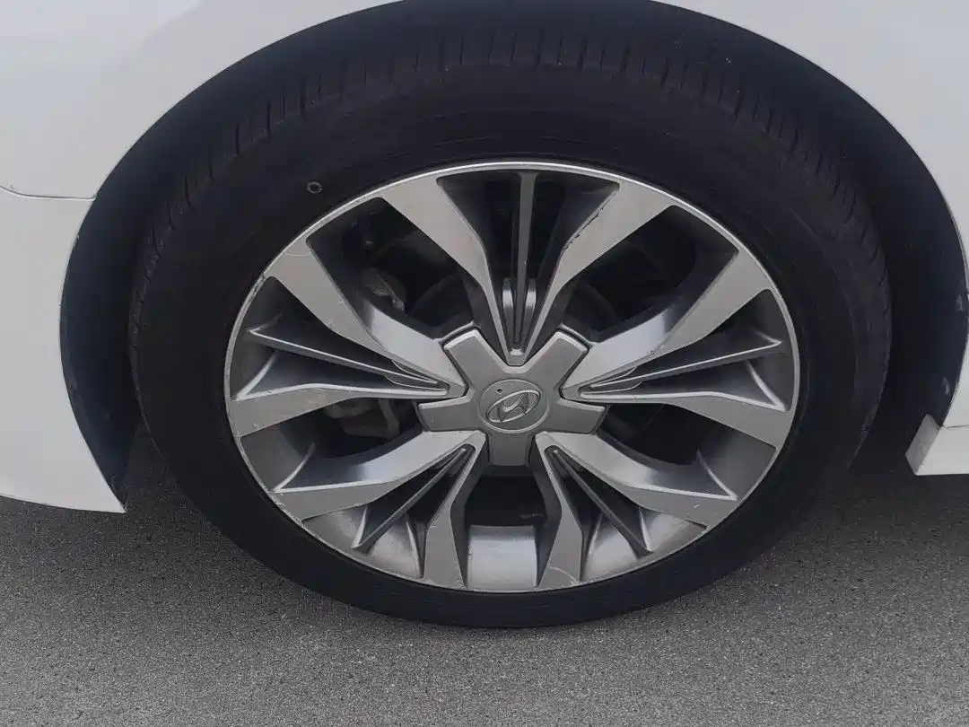 صورة 7 - Hyundai Sonata