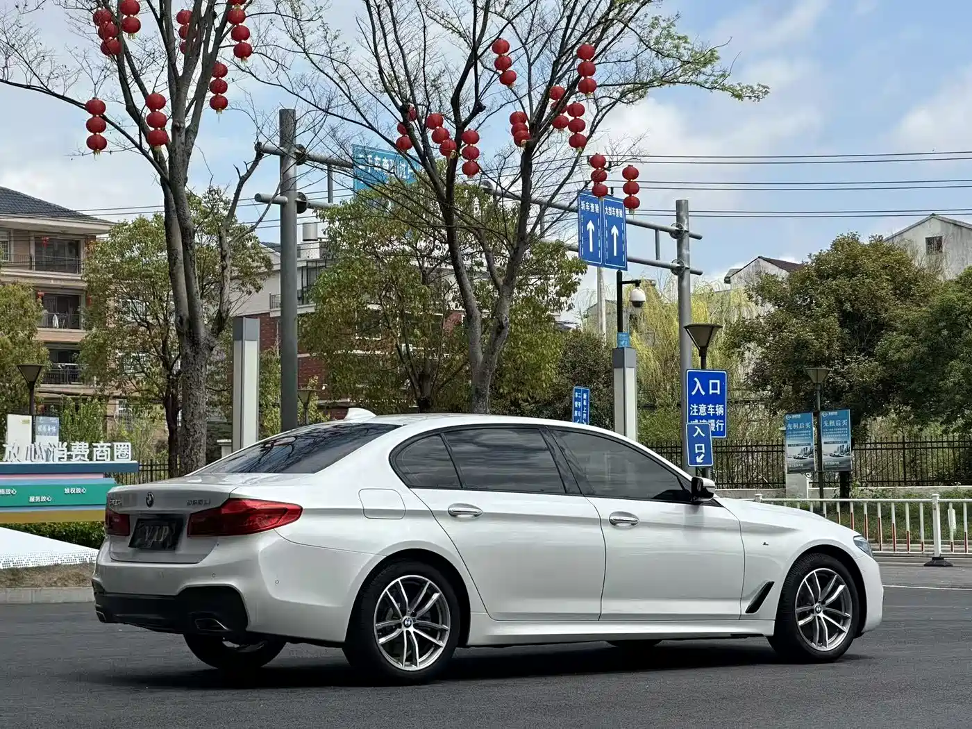 BMW 5 Series 2018 525Li M Sport Package фото 13