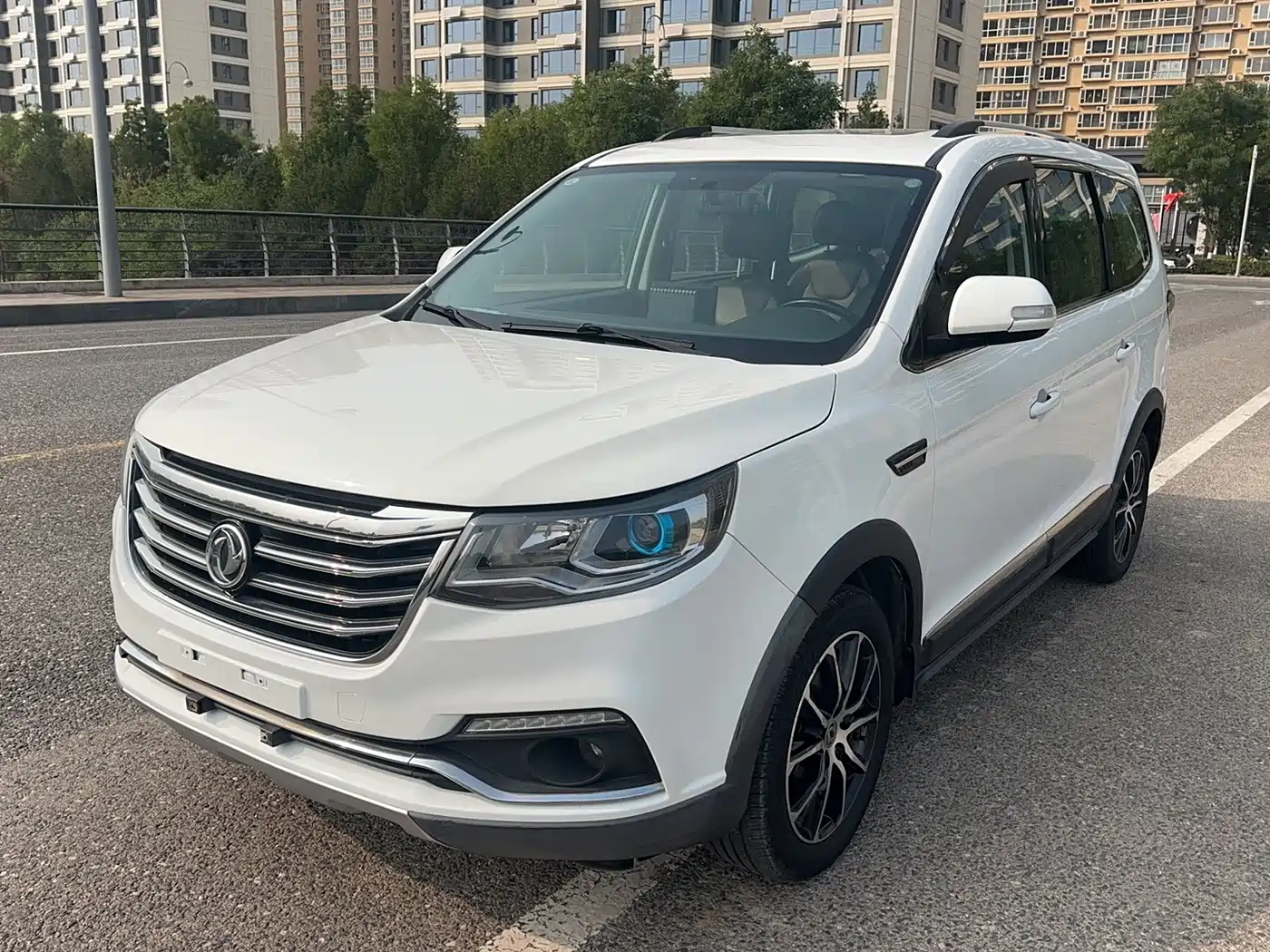 Dongfeng Fengxing Jingyi X6 2018 2017 Joy Series 1.5T Manual Luxury
