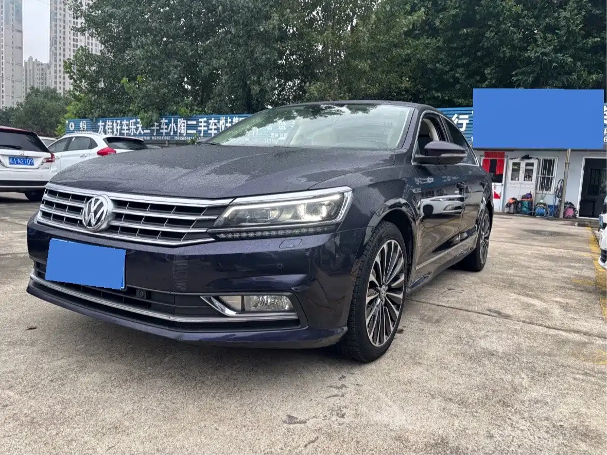 Фото 1 - Volkswagen Passat