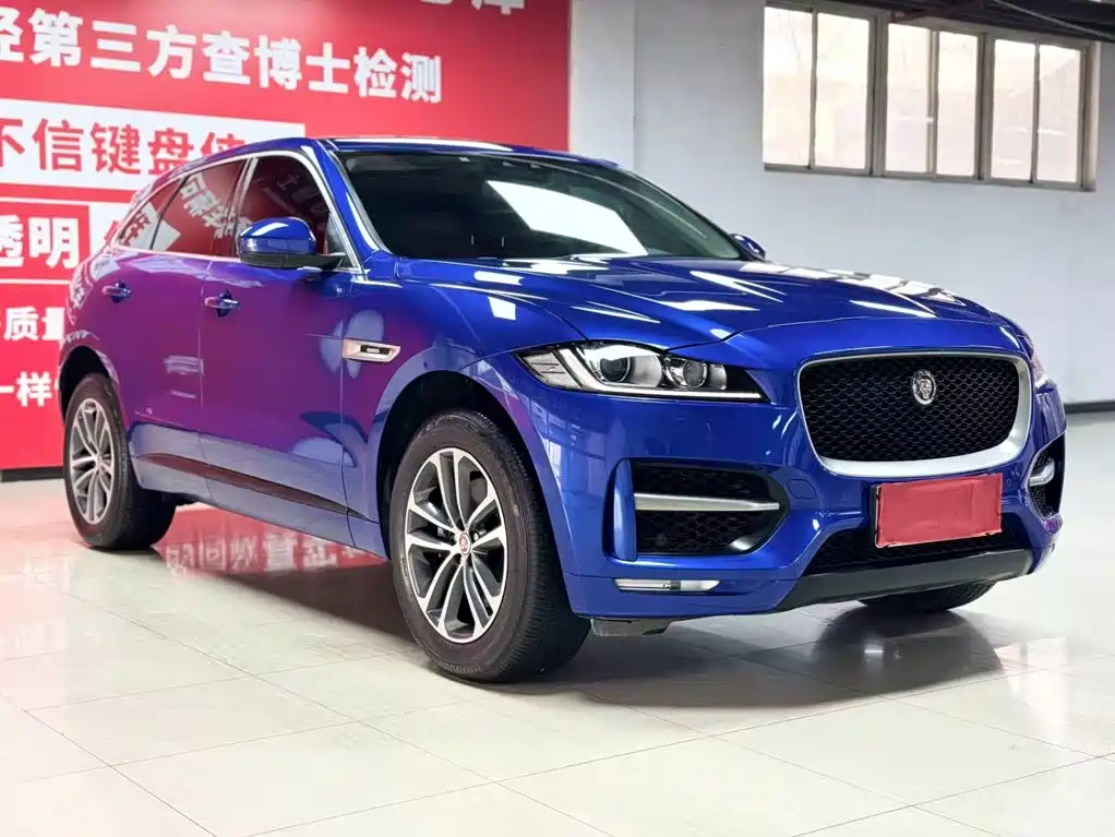 Фото 3 - Jaguar F-PACE