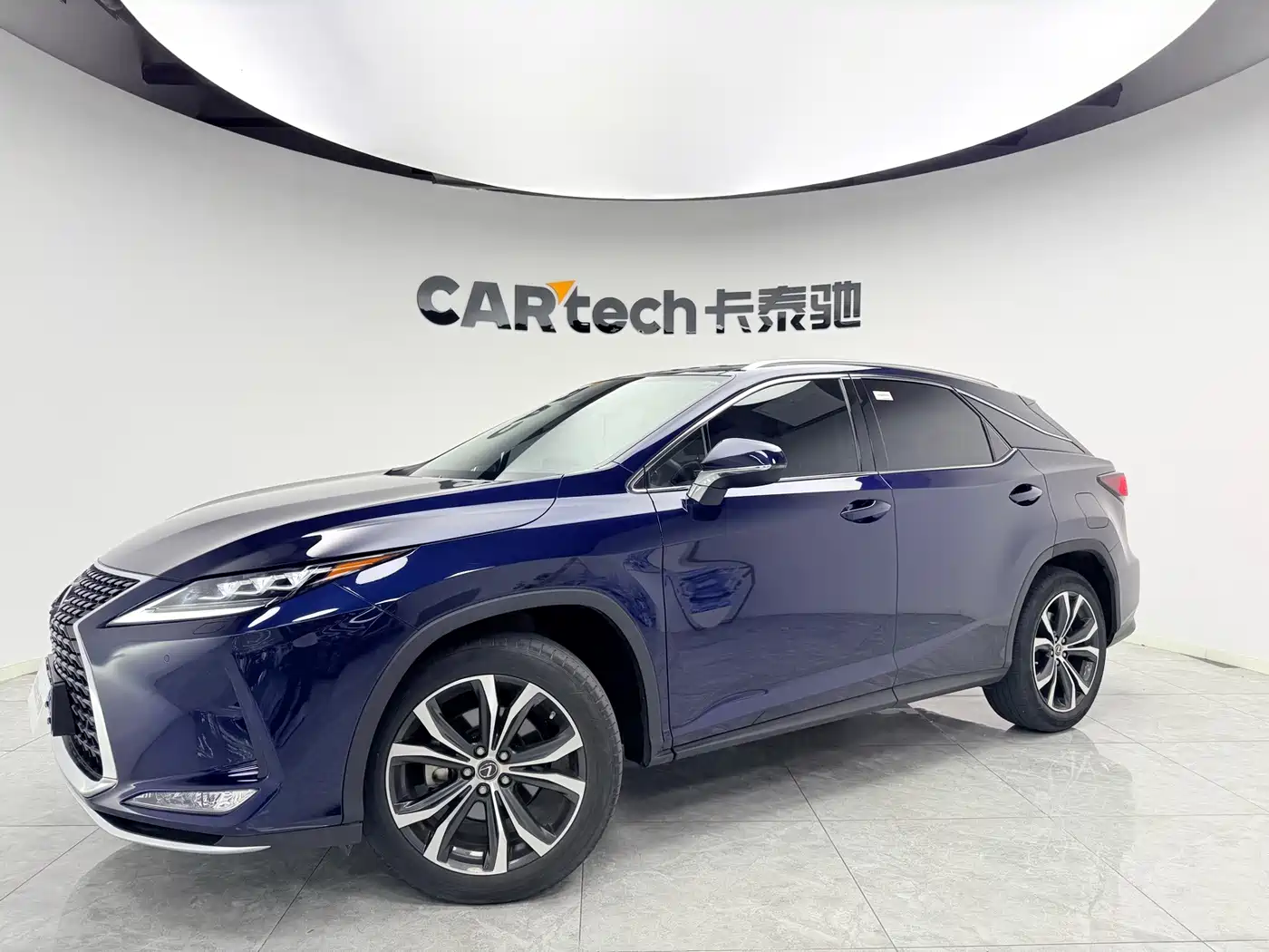Фото 1 - Lexus RX