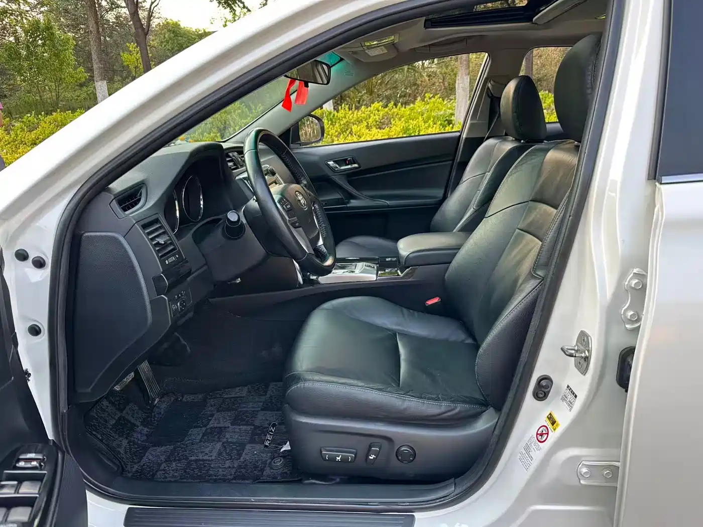 Toyota Reiz 2012 2.5V Grace Elite Styling Edition фото 6