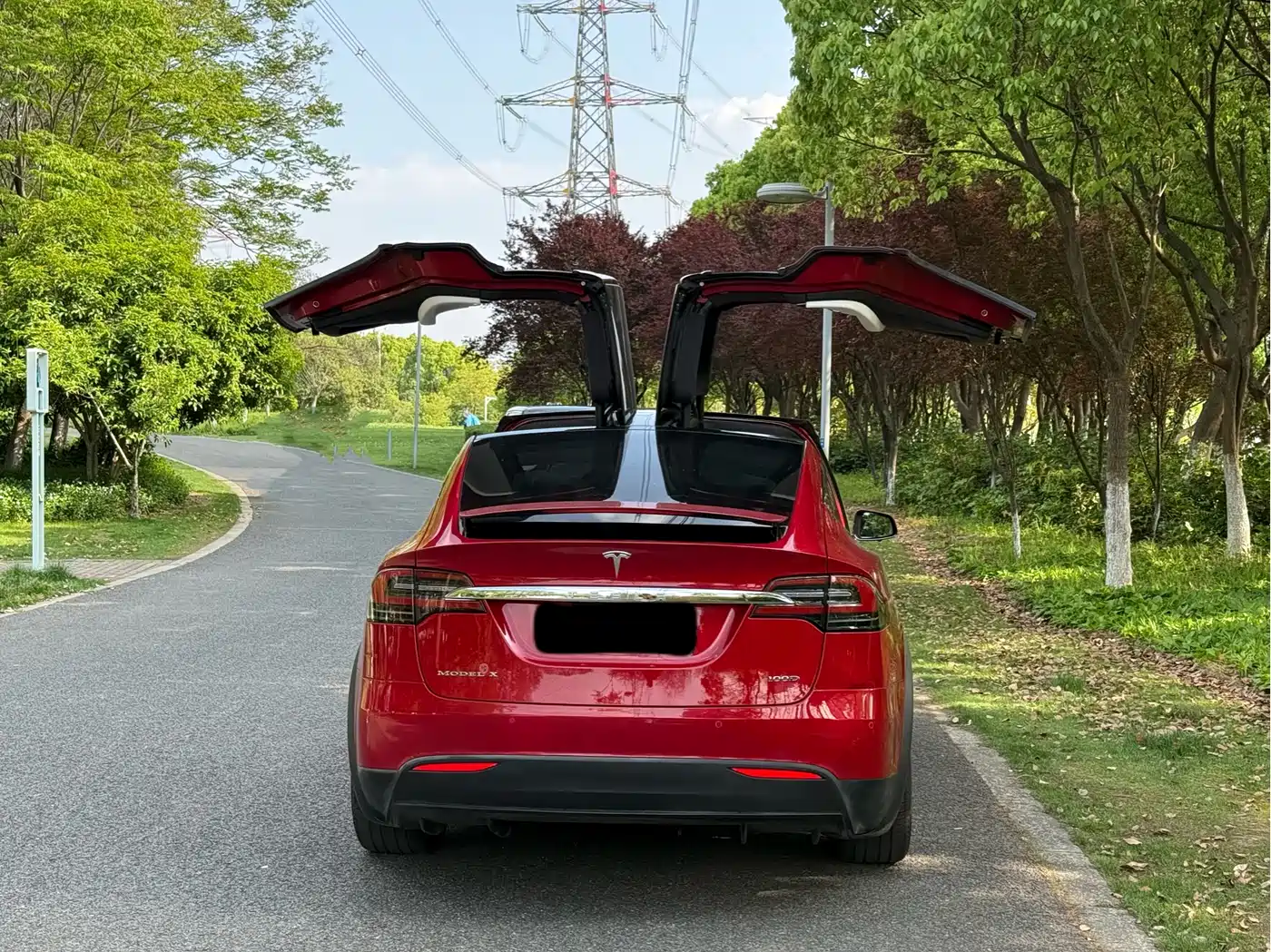 TESLA MODEL X