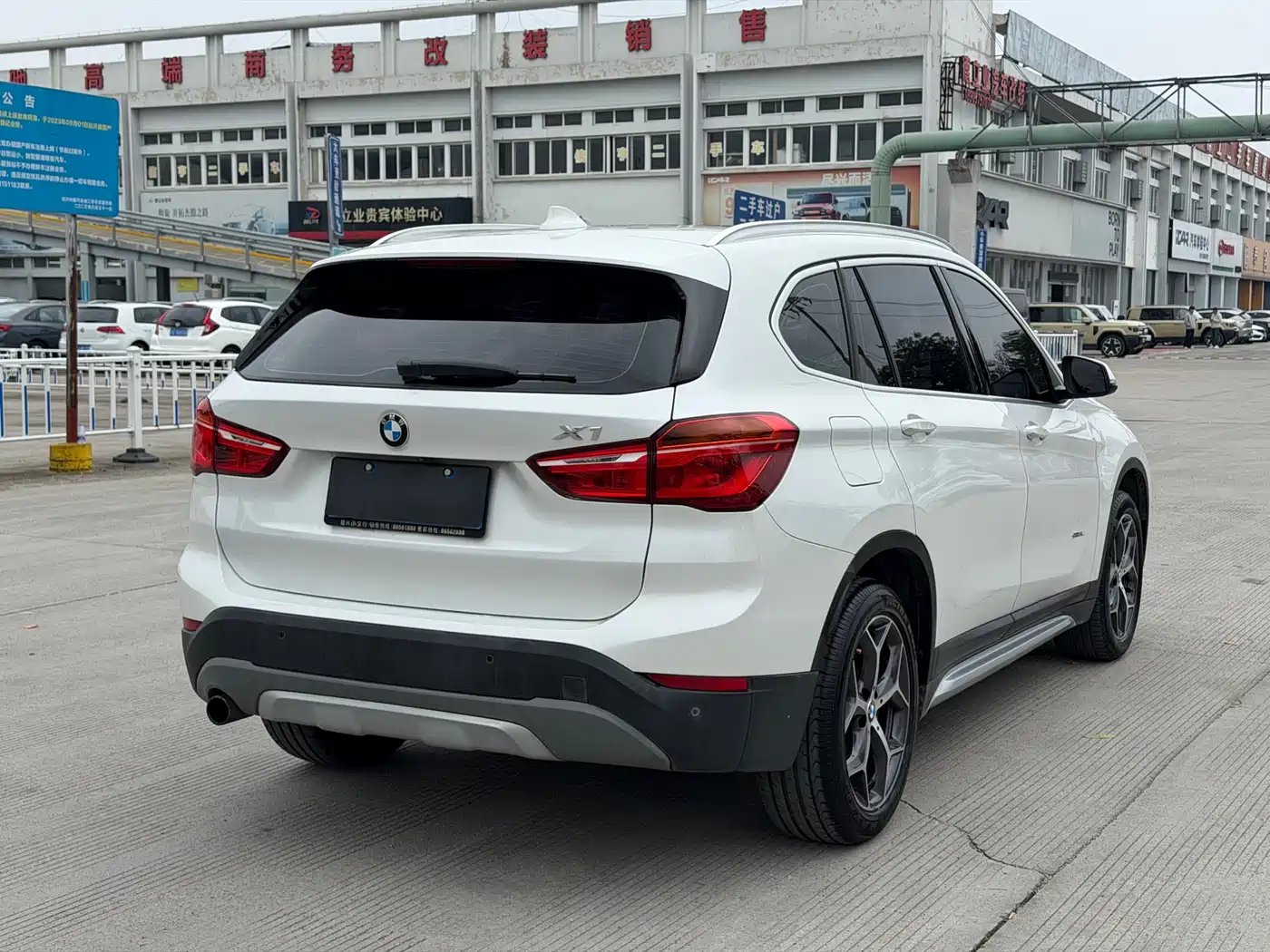 BMW X1 2018 sDrive18Li Premium Model фото 8