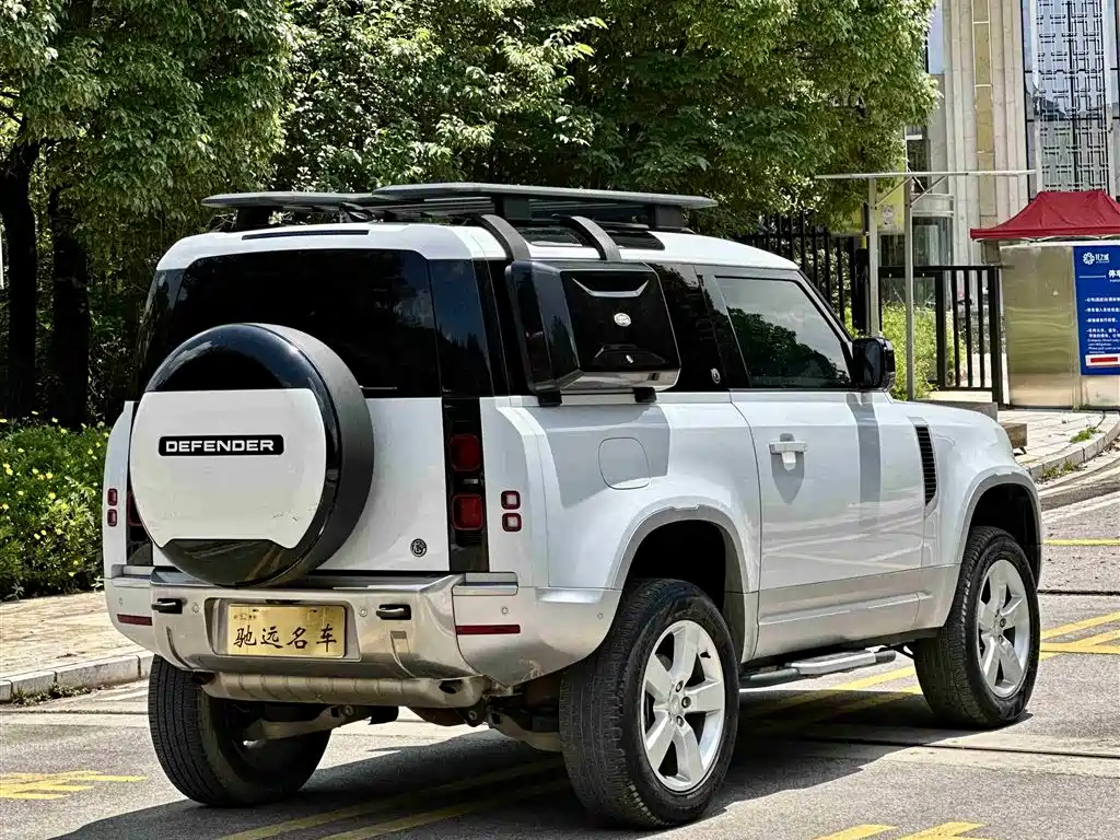 Land Rover Defender 2022 Model 90 2.0T P300 Tiger Ambition Edition фото 14