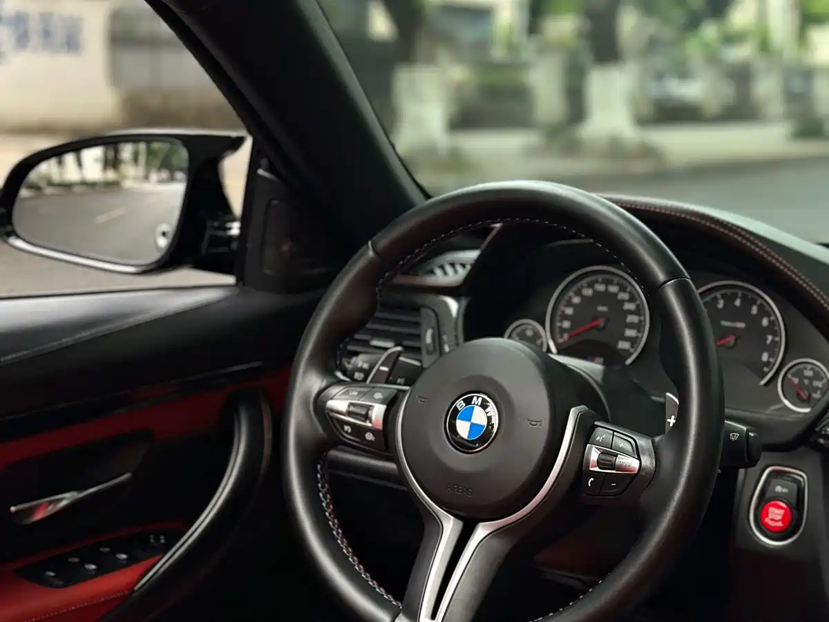 BMW M4 2014 M4 Convertible Coupe фото 14