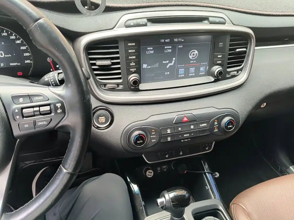 Kia Sorento 2016 2015 Sorento L 2.4L Gasoline 4WD Elite 7-seater China IV