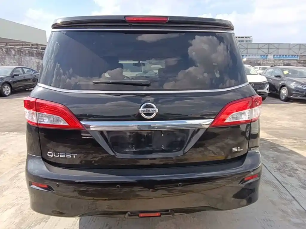 Фото 6 - Nissan Quest
