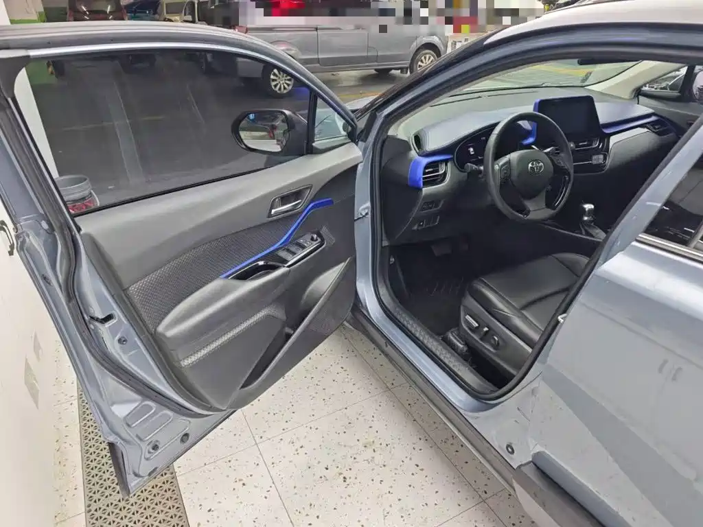 Toyota C-HR 2022 2021 Dual Engine 2.0L E-CVT Luxury Edition