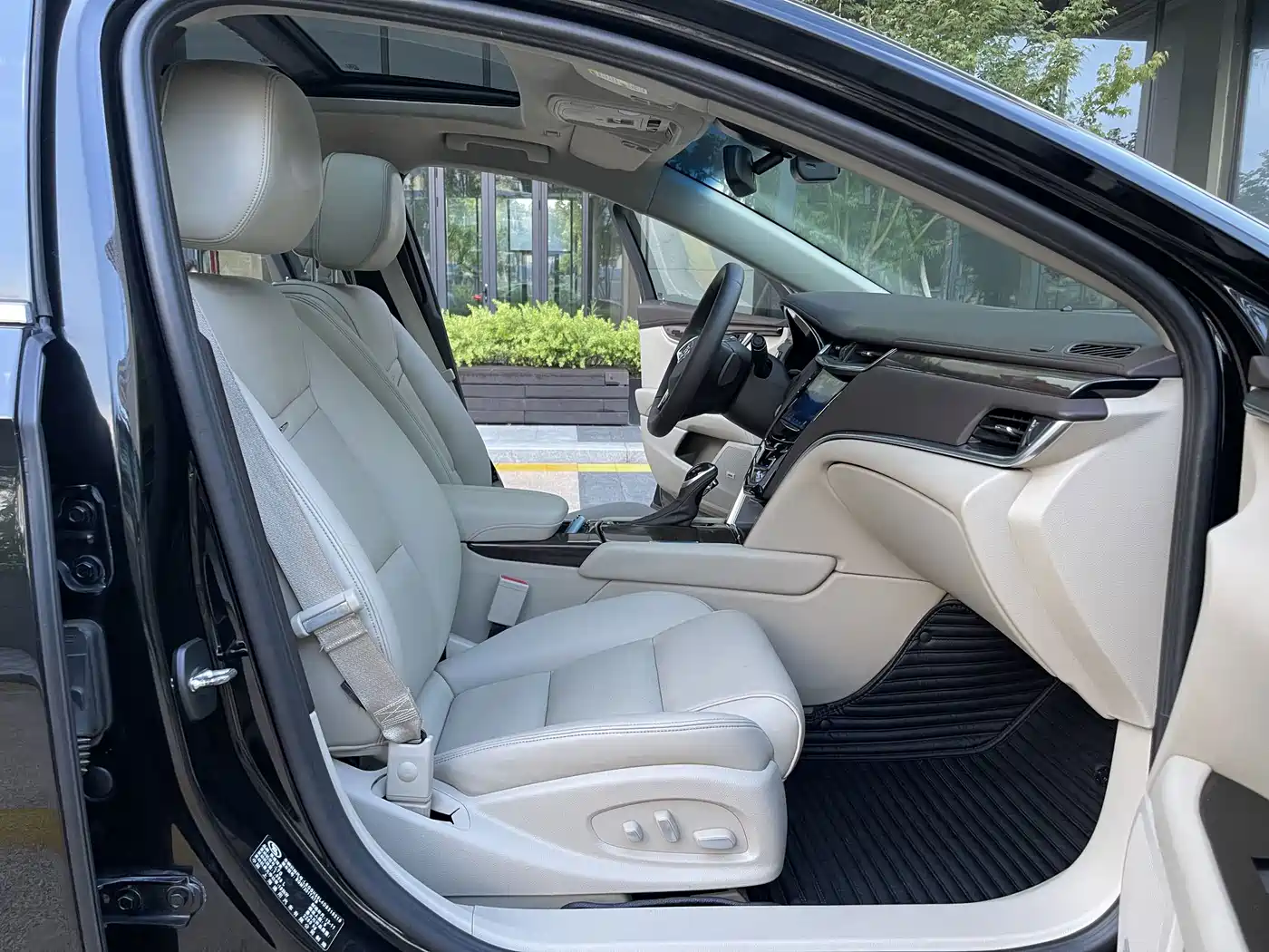 Photo 7 - Cadillac XTS