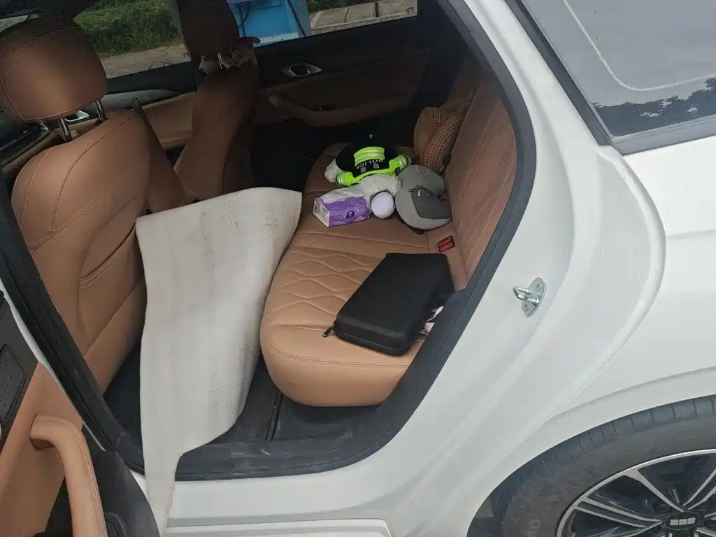 Geely Galaxy Galaxy A7 2025 2025 EM-i 70km Voyage Edition