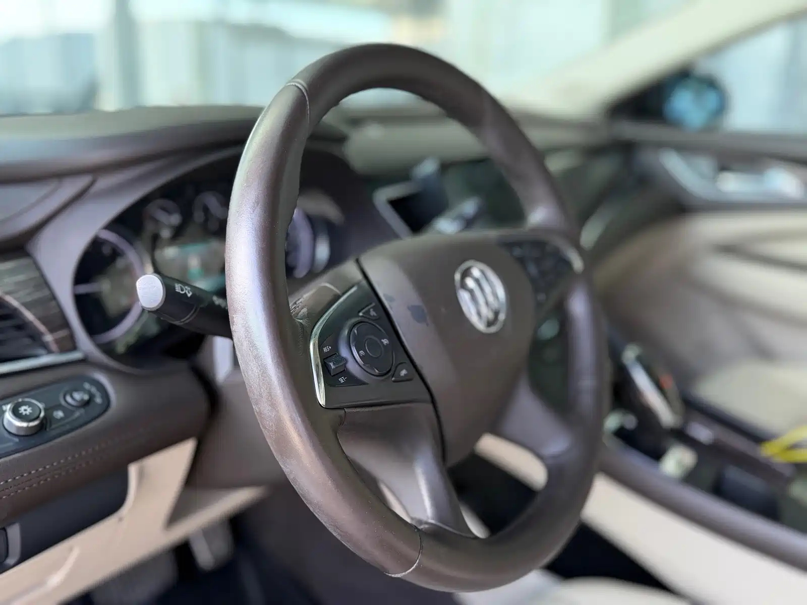 Photo 6 - Buick LaCrosse