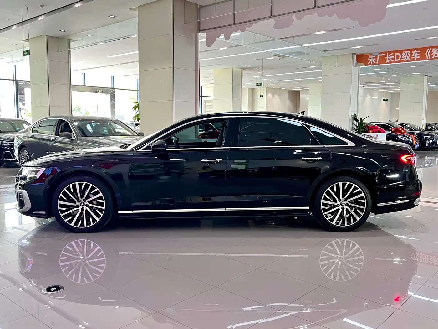 Audi A8 2024 Model A8L 50 TFSI quattro Premium Selection фото 3
