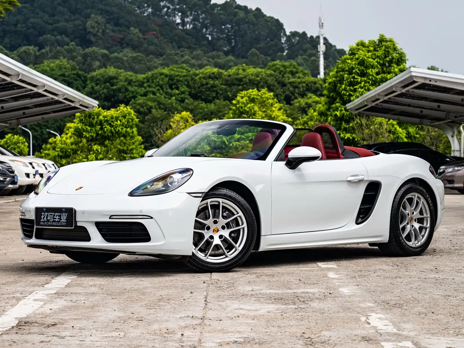 Фото 1 - Porsche 718