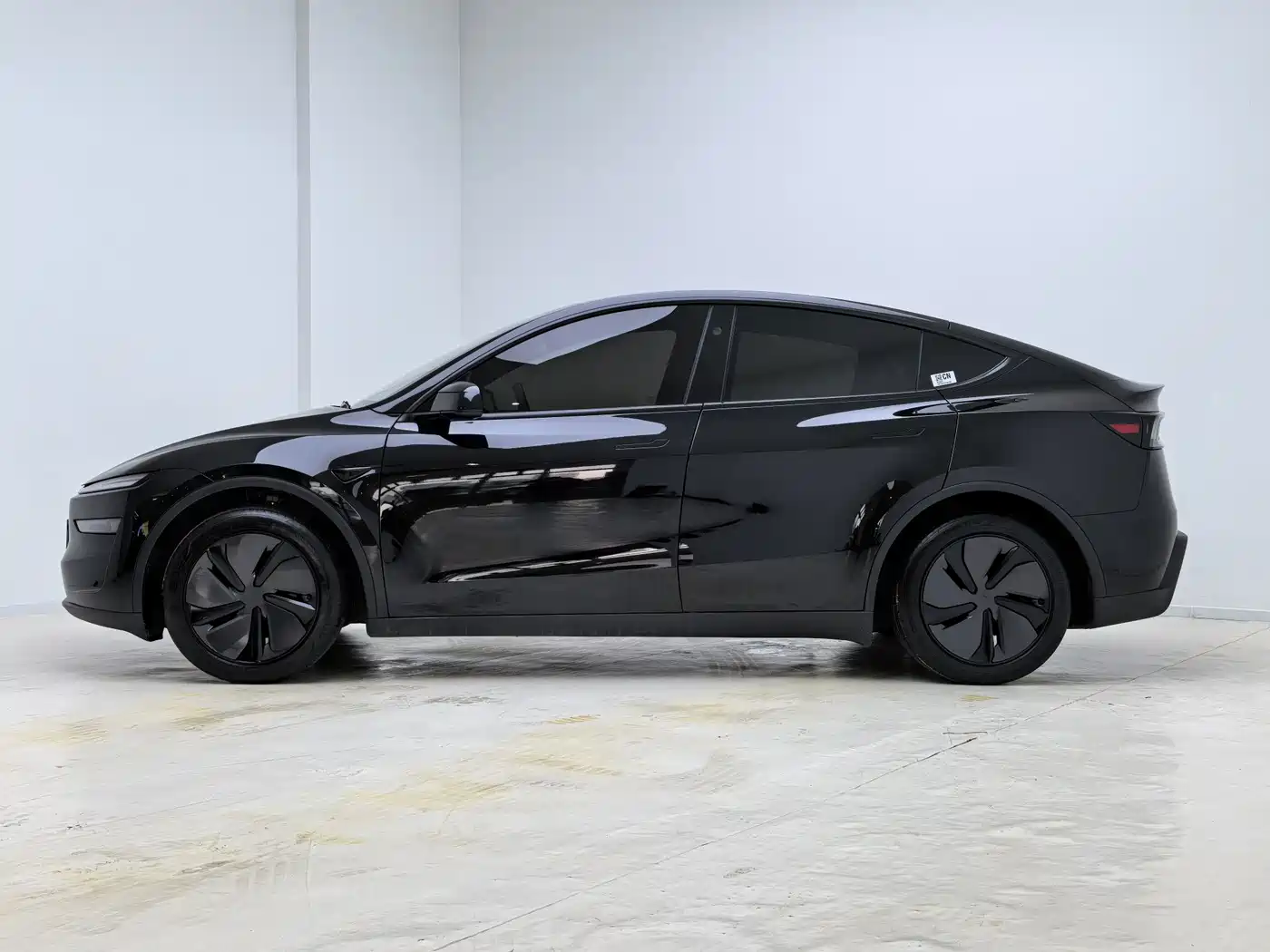 Tesla Model Y 2026 2025 Rear-Wheel Drive