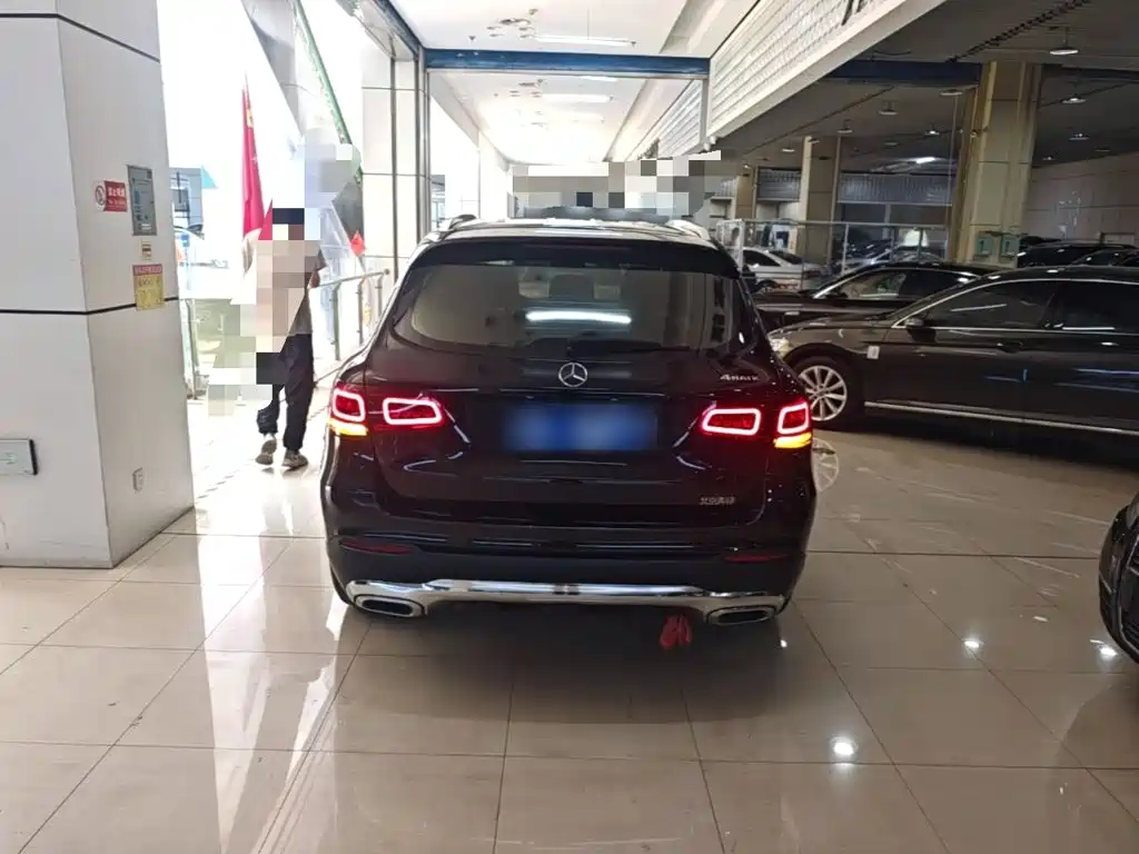 MERCEDES-BENZ GLC