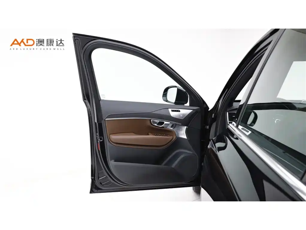 VOLVO XC90 PLUG IN HYBRID