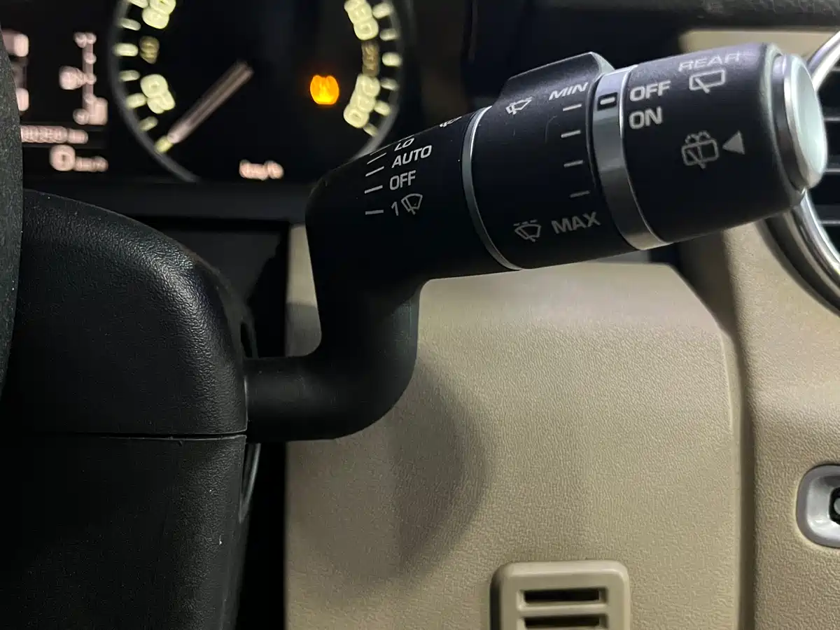 Land Rover Discovery 2015 3.0 SC V6 SE фото 23