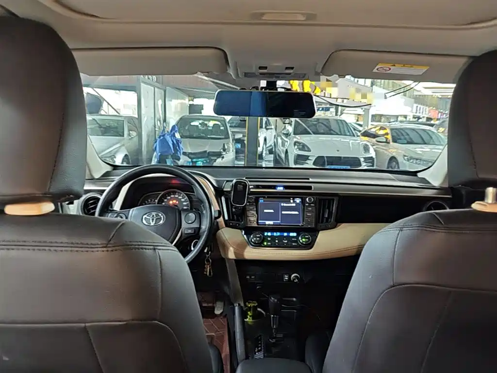Toyota RAV4 Rongfang 2015 2.0L CVT 2WD Trend Edition фото 18