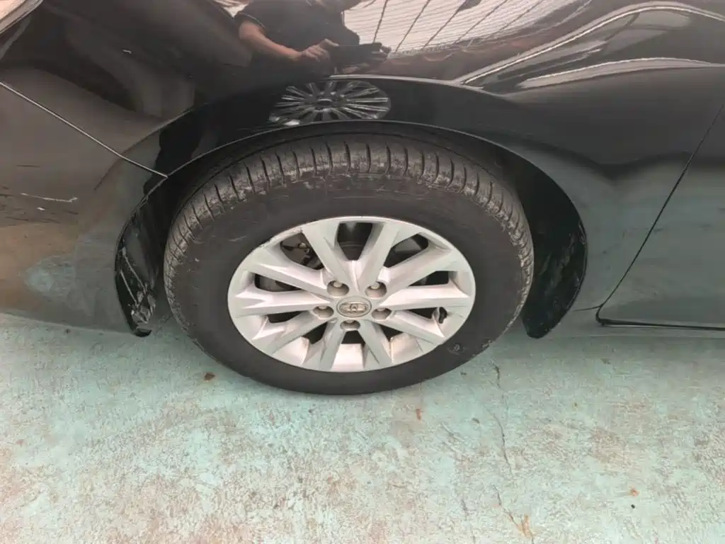 Фото 23 - Toyota Camry