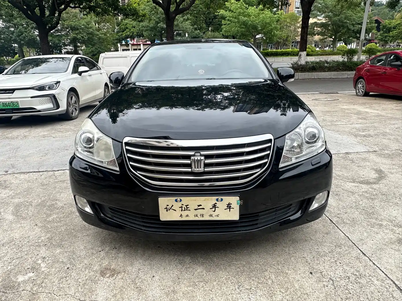 Фото 2 - Toyota Crown