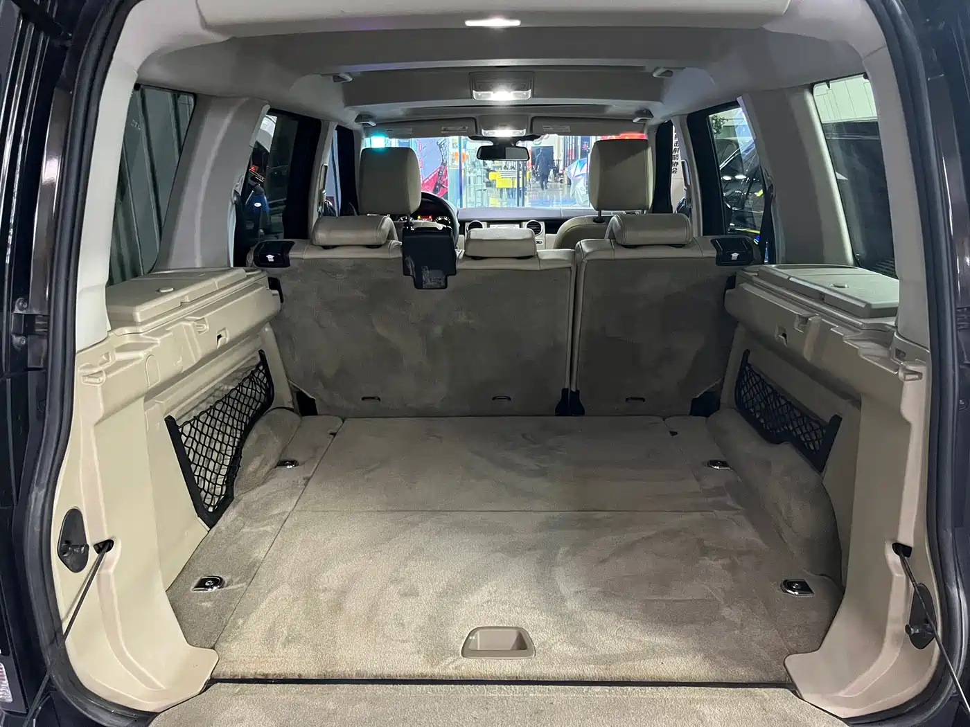 Land Rover Discovery 2015 3.0 SC V6 SE фото 20