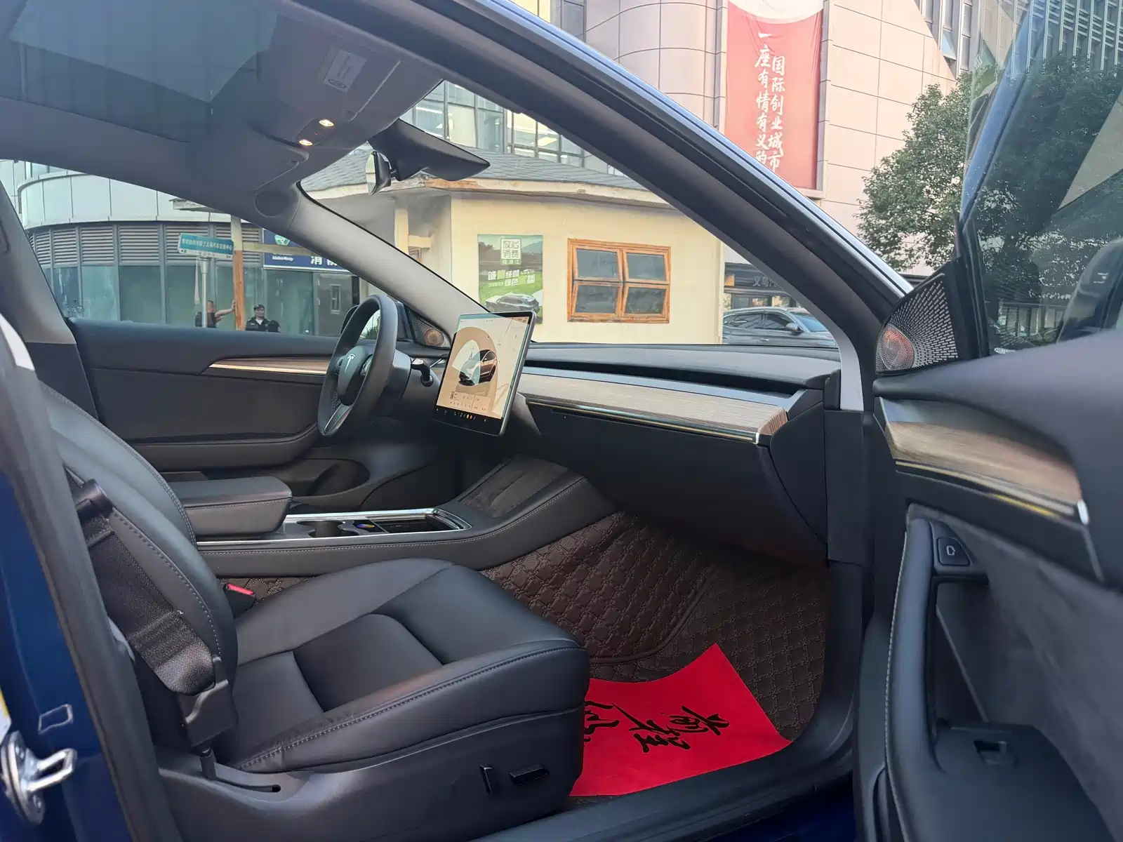 Фото 7 - Tesla Model 3
