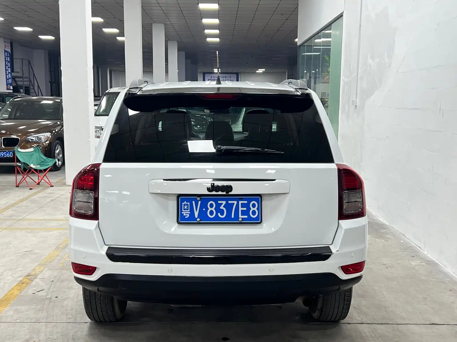 Photo 5 - Jeep Compass (Import)