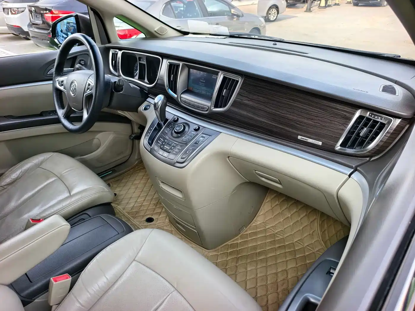 Buick GL8 2013 3.0L XT Luxury Business Flagship Edition фото 17