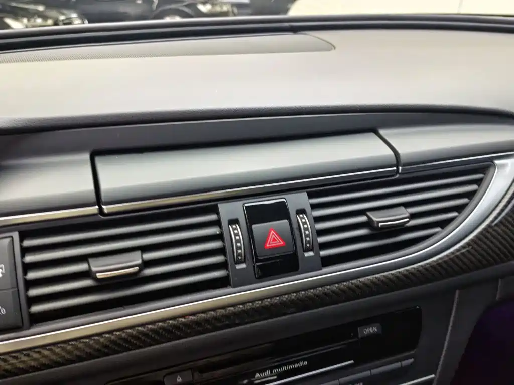 Photo 14 - Audi A6L