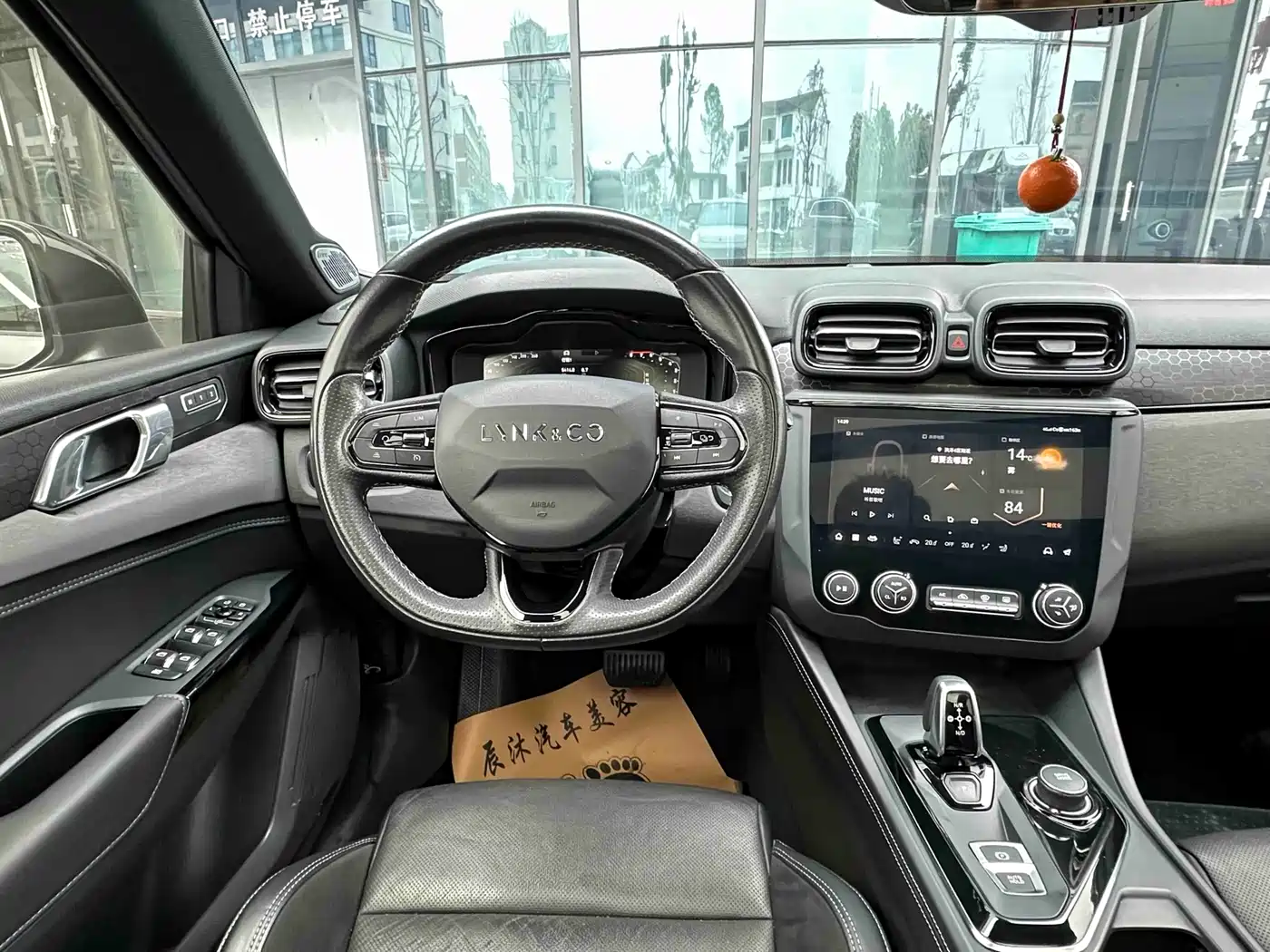 Lynk & Co 02 Hatchback 2022 2.0TD Pro фото 6
