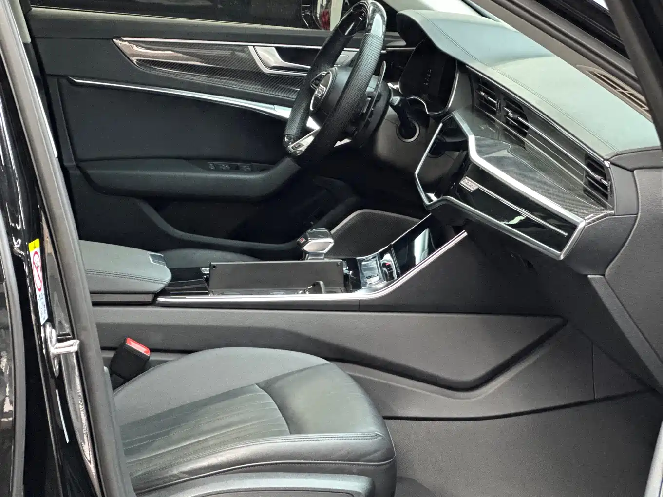 Photo 6 - Audi A6 (Import)