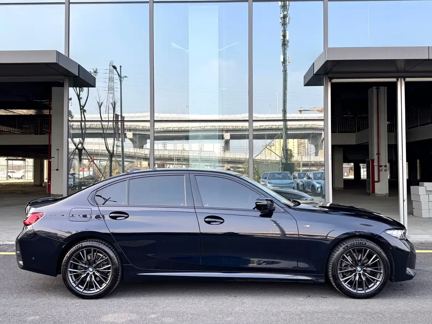BMW 3 Series 2024 325Li M Sport Shadowline Package фото 7