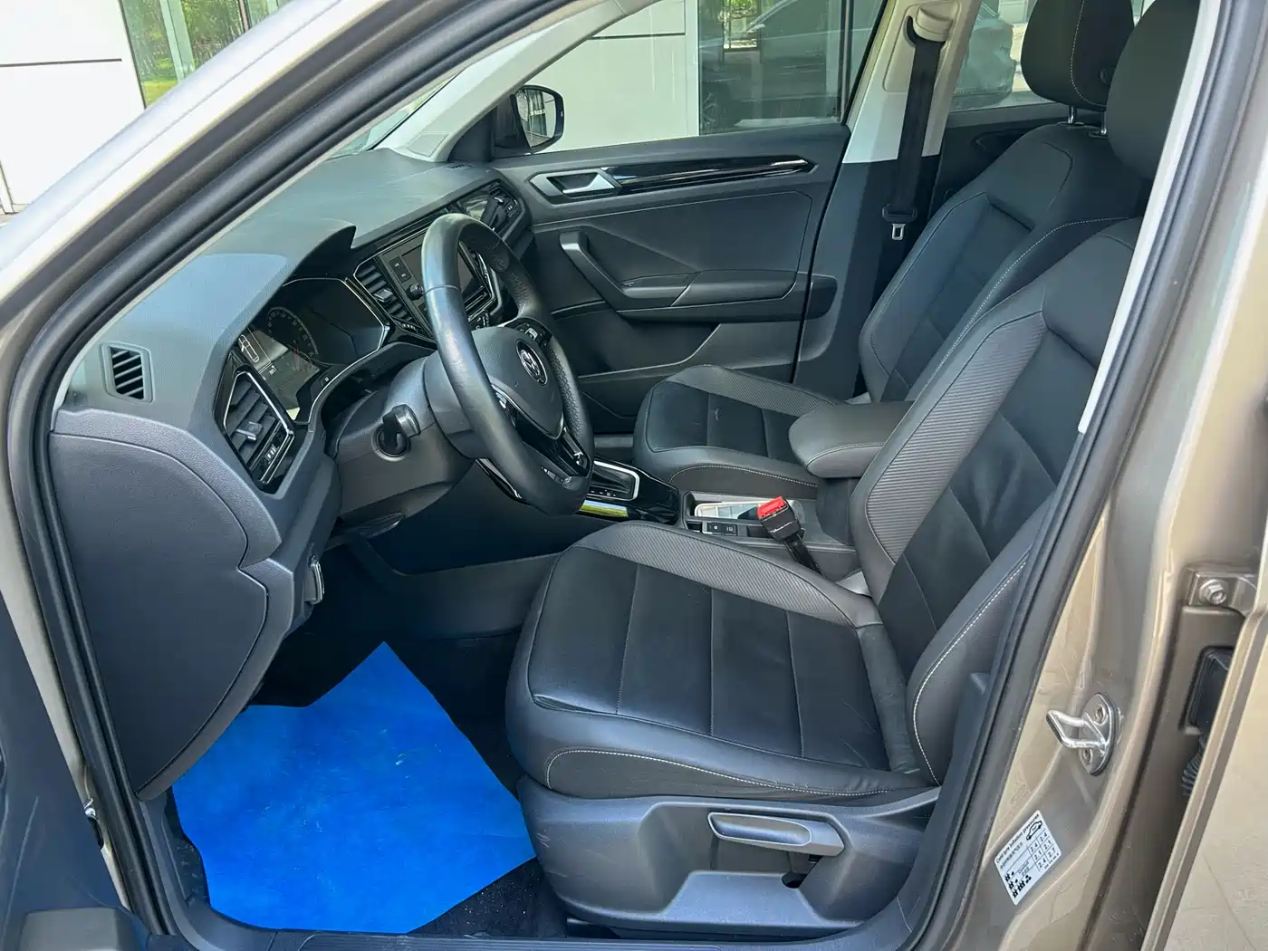 Фото 6 - Volkswagen T-ROC
